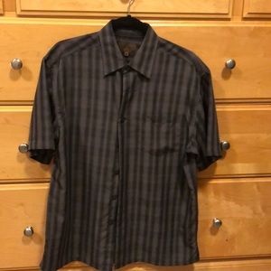 Short sleeve dress shirt